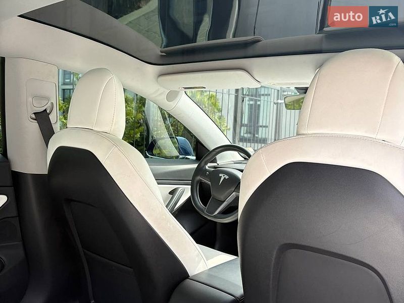 Седан Tesla Model 3 2018 в Києві