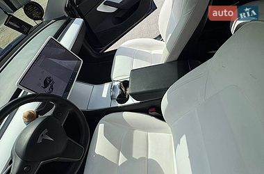 Седан Tesla Model 3 2018 в Києві