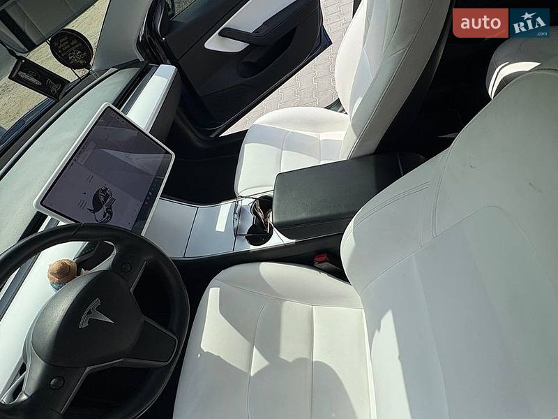 Седан Tesla Model 3 2018 в Києві