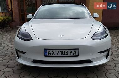 Седан Tesla Model 3 2023 в Луцке