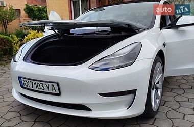 Седан Tesla Model 3 2023 в Луцке