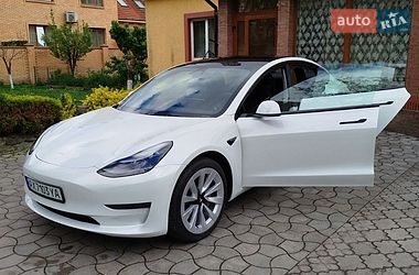 Седан Tesla Model 3 2023 в Луцке