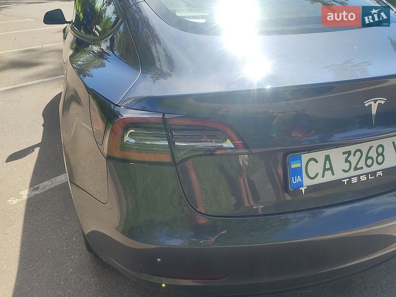 Седан Tesla Model 3 2022 в Черкасах