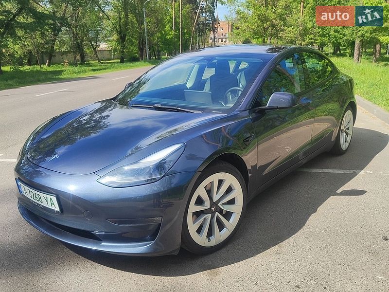 Седан Tesla Model 3 2022 в Черкасах