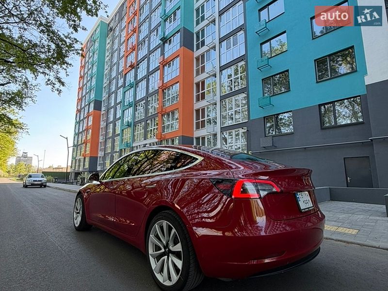 Седан Tesla Model 3 2018 в Чернігові