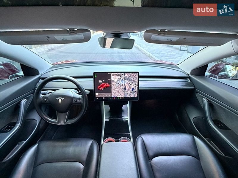 Седан Tesla Model 3 2018 в Чернігові