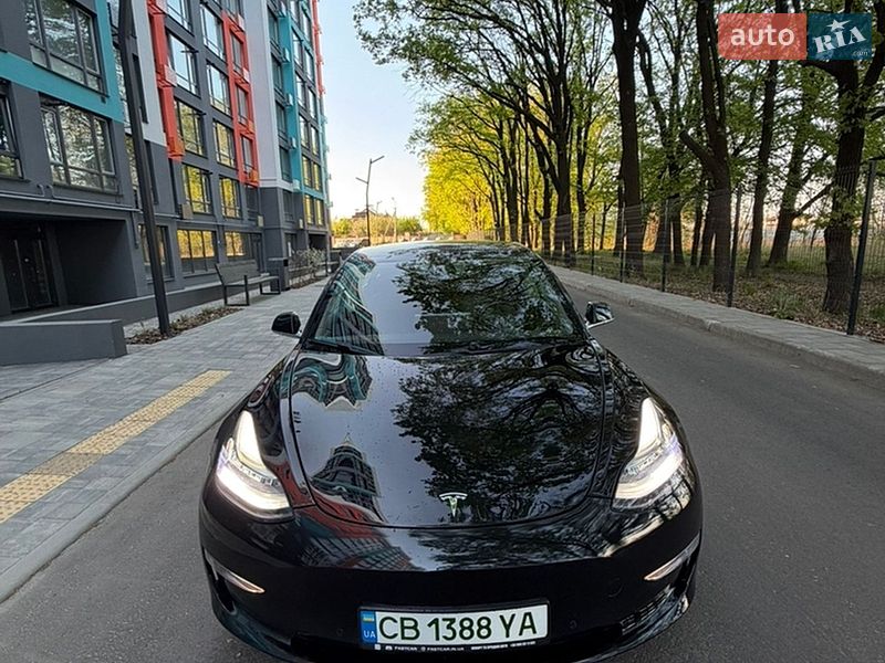 Седан Tesla Model 3 2019 в Чернігові