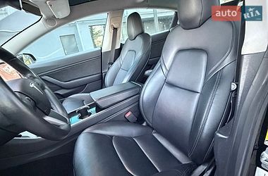 Седан Tesla Model 3 2019 в Чернігові