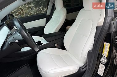 Седан Tesla Model 3 2019 в Киеве