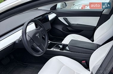 Седан Tesla Model 3 2019 в Одесі
