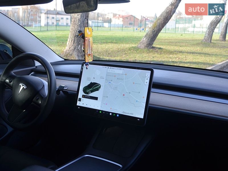 Седан Tesla Model 3 2021 в Трускавце
