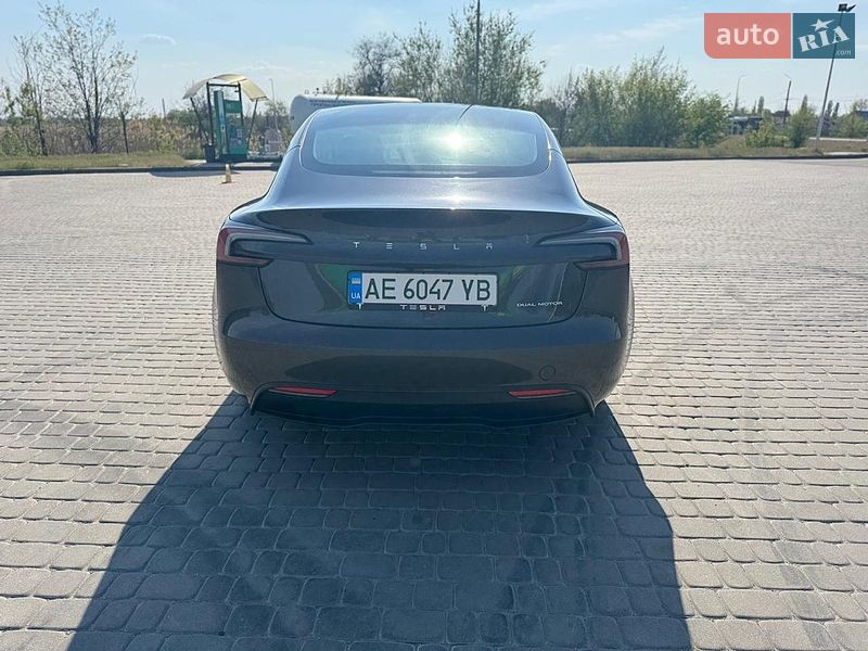 Седан Tesla Model 3 2024 в Новомосковске