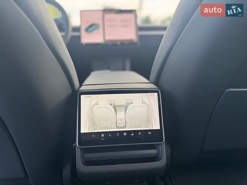 Седан Tesla Model 3 2024 в Новомосковске