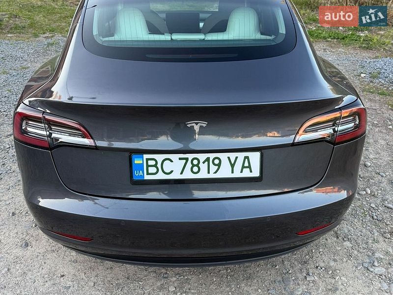 Седан Tesla Model 3 2018 в Дрогобыче
