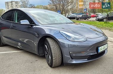 Седан Tesla Model 3 2022 в Киеве