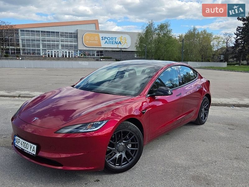 Tesla Model 3 2024