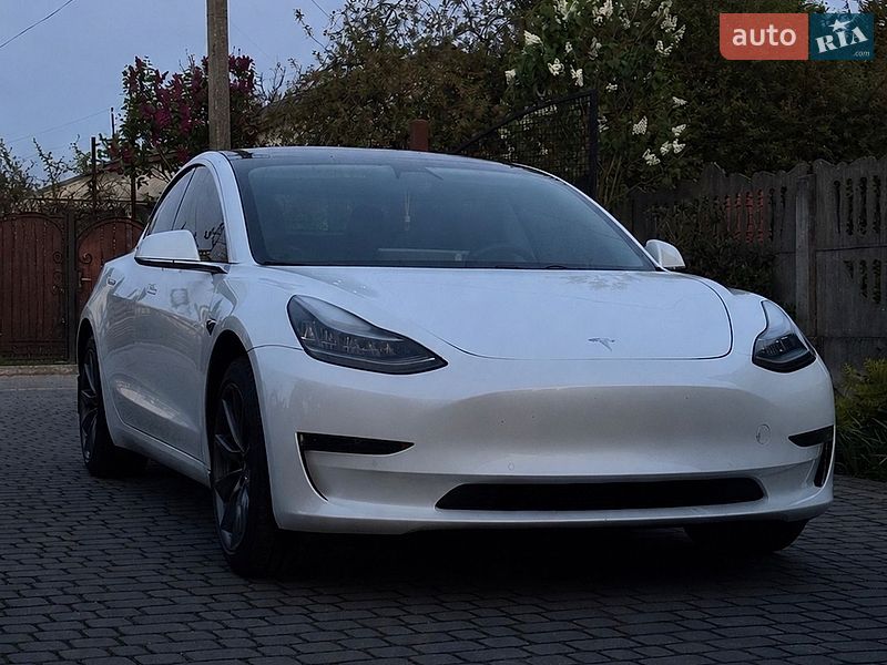 Tesla Model 3 2019
