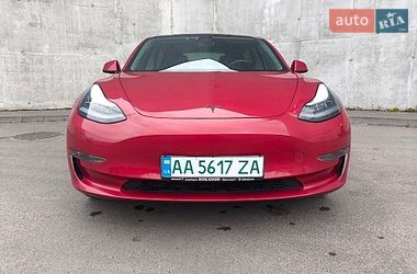 Седан Tesla Model 3 2018 в Киеве