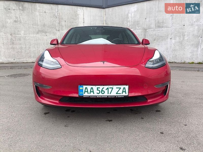 Седан Tesla Model 3 2018 в Киеве