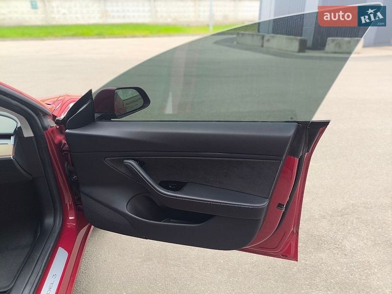 Седан Tesla Model 3 2018 в Киеве