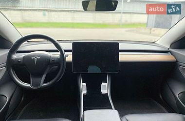 Седан Tesla Model 3 2018 в Киеве