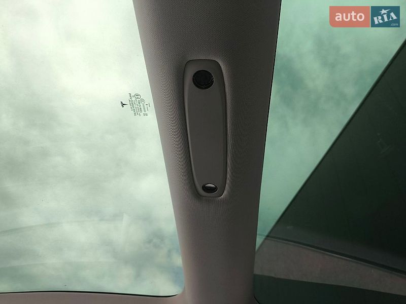 Седан Tesla Model 3 2018 в Киеве