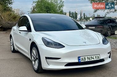 Седан Tesla Model 3 2021 в Виннице