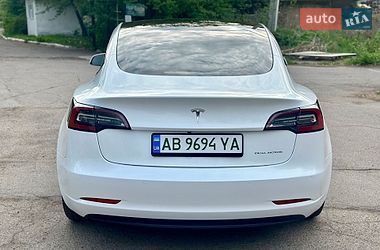 Седан Tesla Model 3 2021 в Виннице