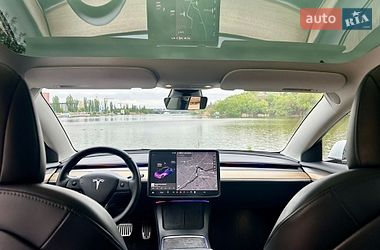 Седан Tesla Model 3 2021 в Виннице