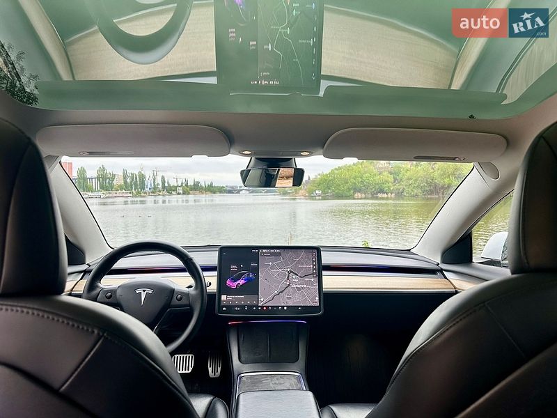 Седан Tesla Model 3 2021 в Виннице
