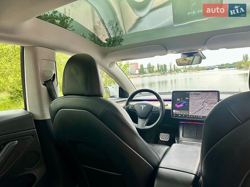 Седан Tesla Model 3 2021 в Виннице