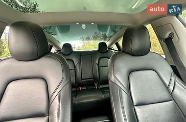 Седан Tesla Model 3 2021 в Виннице