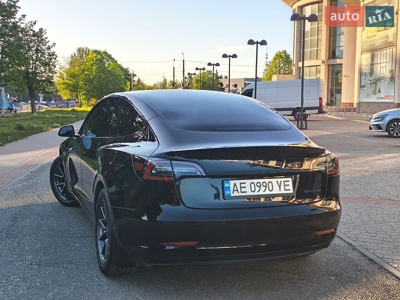 Седан Tesla Model 3 2018 в Днепре