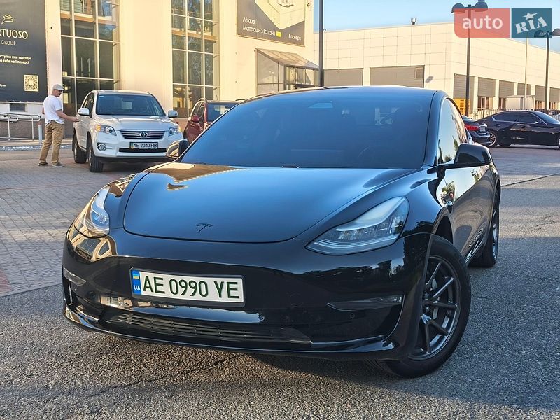 Седан Tesla Model 3 2018 в Днепре