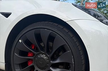 Седан Tesla Model 3 2022 в Черкассах