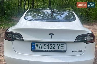 Седан Tesla Model 3 2021 в Киеве