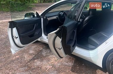 Седан Tesla Model 3 2021 в Киеве