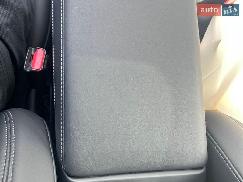 Седан Tesla Model 3 2021 в Киеве