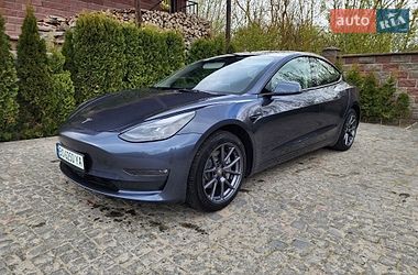 Седан Tesla Model 3 2022 в Тернополе
