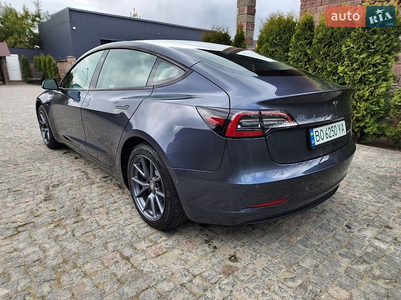 Седан Tesla Model 3 2022 в Тернополе