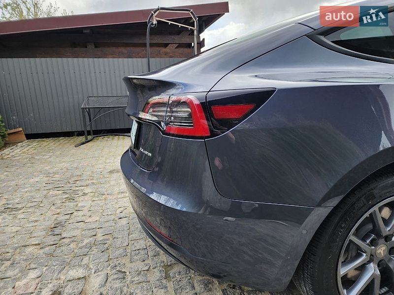Седан Tesla Model 3 2022 в Тернополе