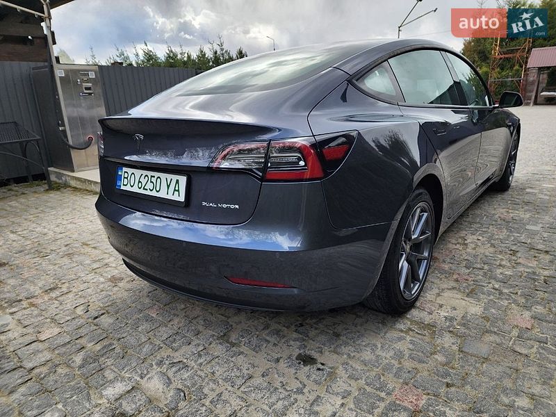 Седан Tesla Model 3 2022 в Тернополе