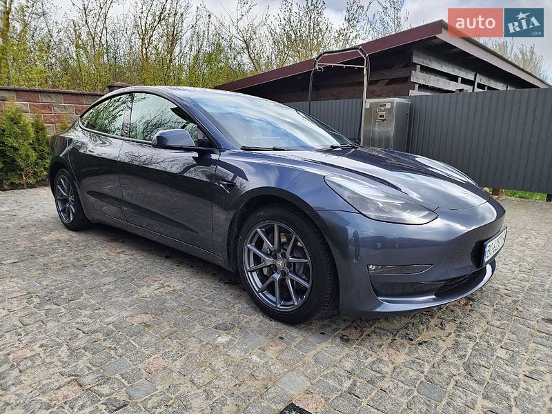 Седан Tesla Model 3 2022 в Тернополе