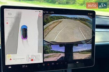 Седан Tesla Model 3 2023 в Днепре