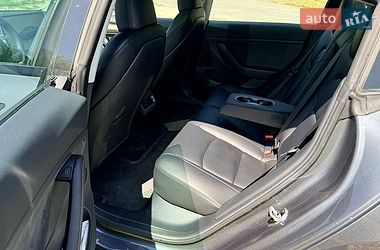 Седан Tesla Model 3 2023 в Днепре