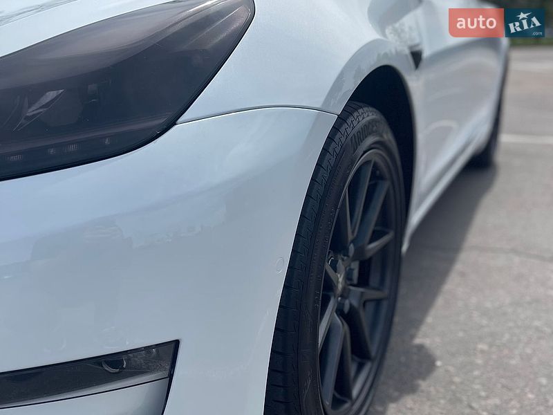 Седан Tesla Model 3 2022 в Киеве