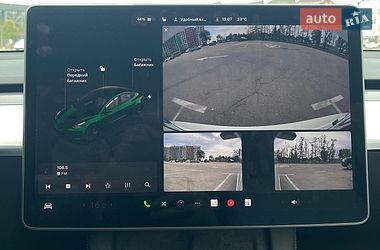 Седан Tesla Model 3 2022 в Киеве