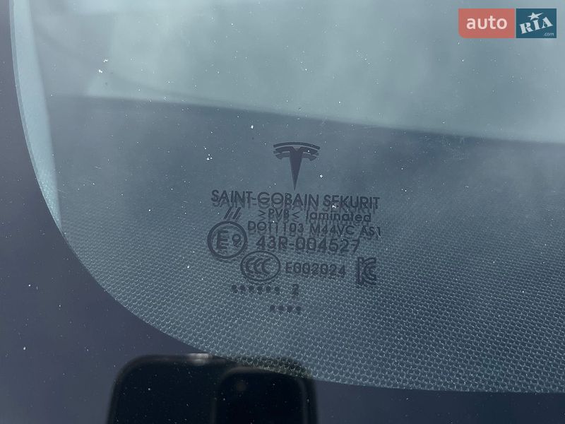 Седан Tesla Model 3 2022 в Киеве