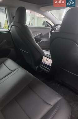 Седан Tesla Model 3 2024 в Києві
