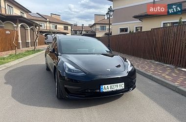 Седан Tesla Model 3 2022 в Киеве
